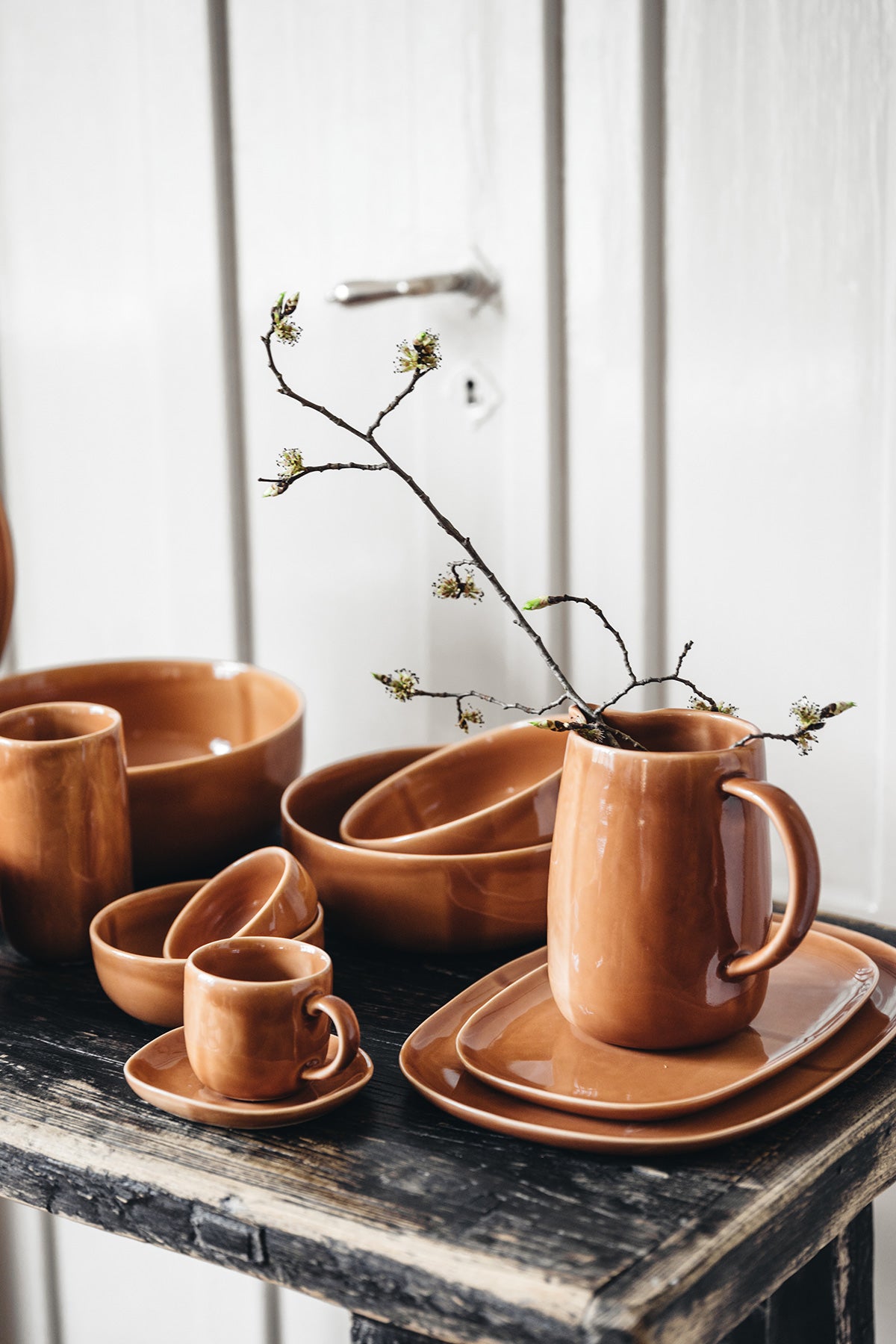 Svelte, Terracotta astioita pöydälle aseteltuna