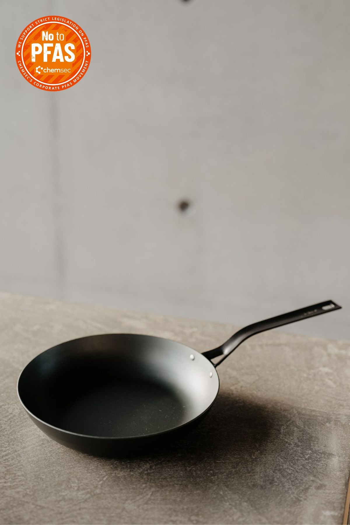 PAISTINPANNU 28 cm Blacksteel Pro 28cm. Carbon steel frying pan made for high-heat frying and searing. No seasoning required.