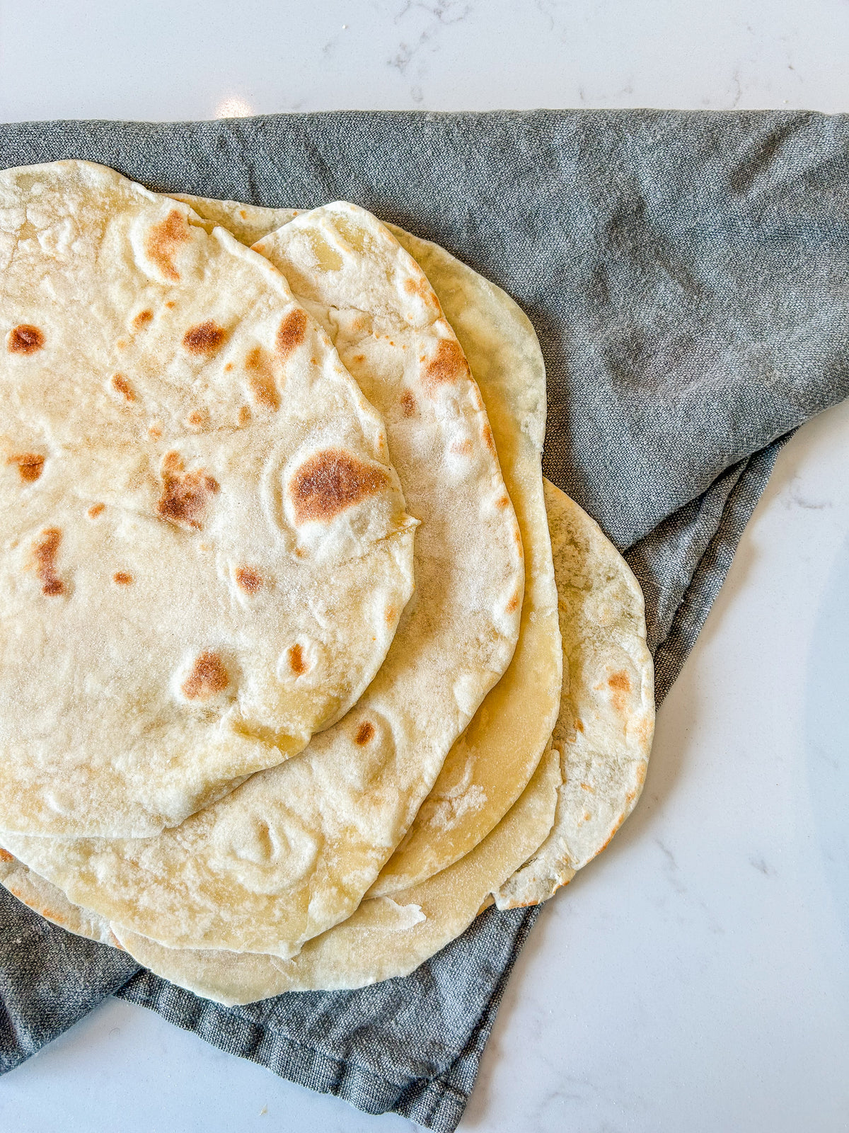 Helpot flat bread -leivät