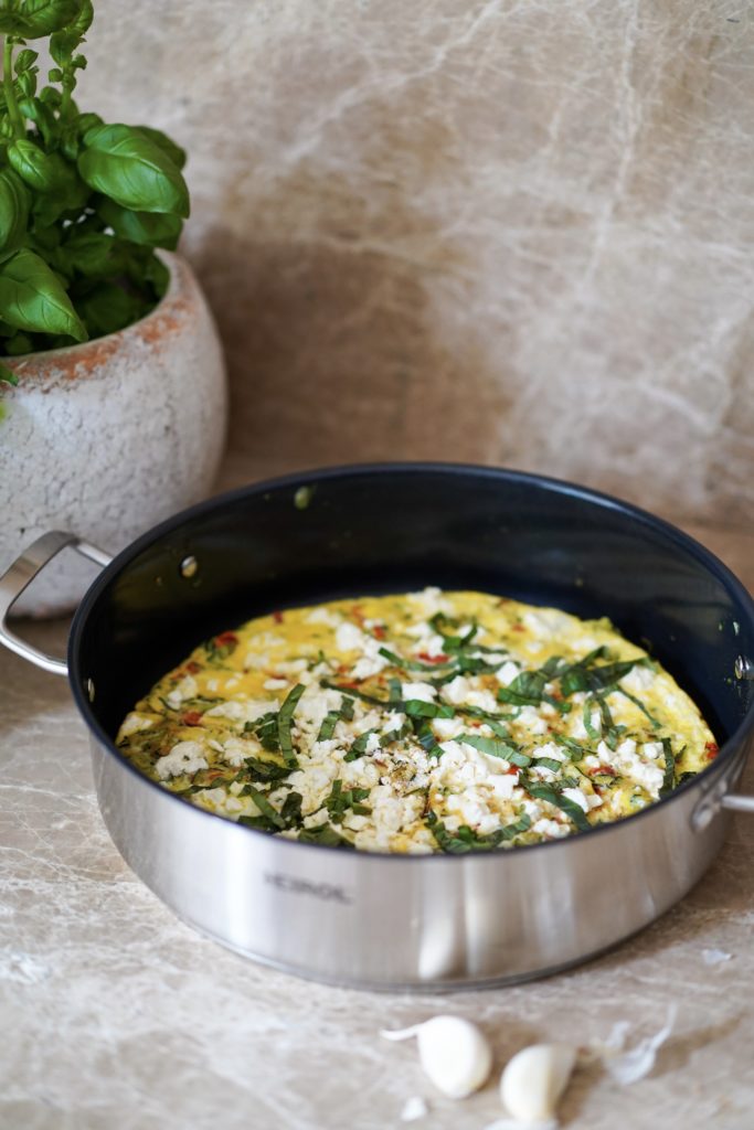 Kesäkurpitsa feta frittata