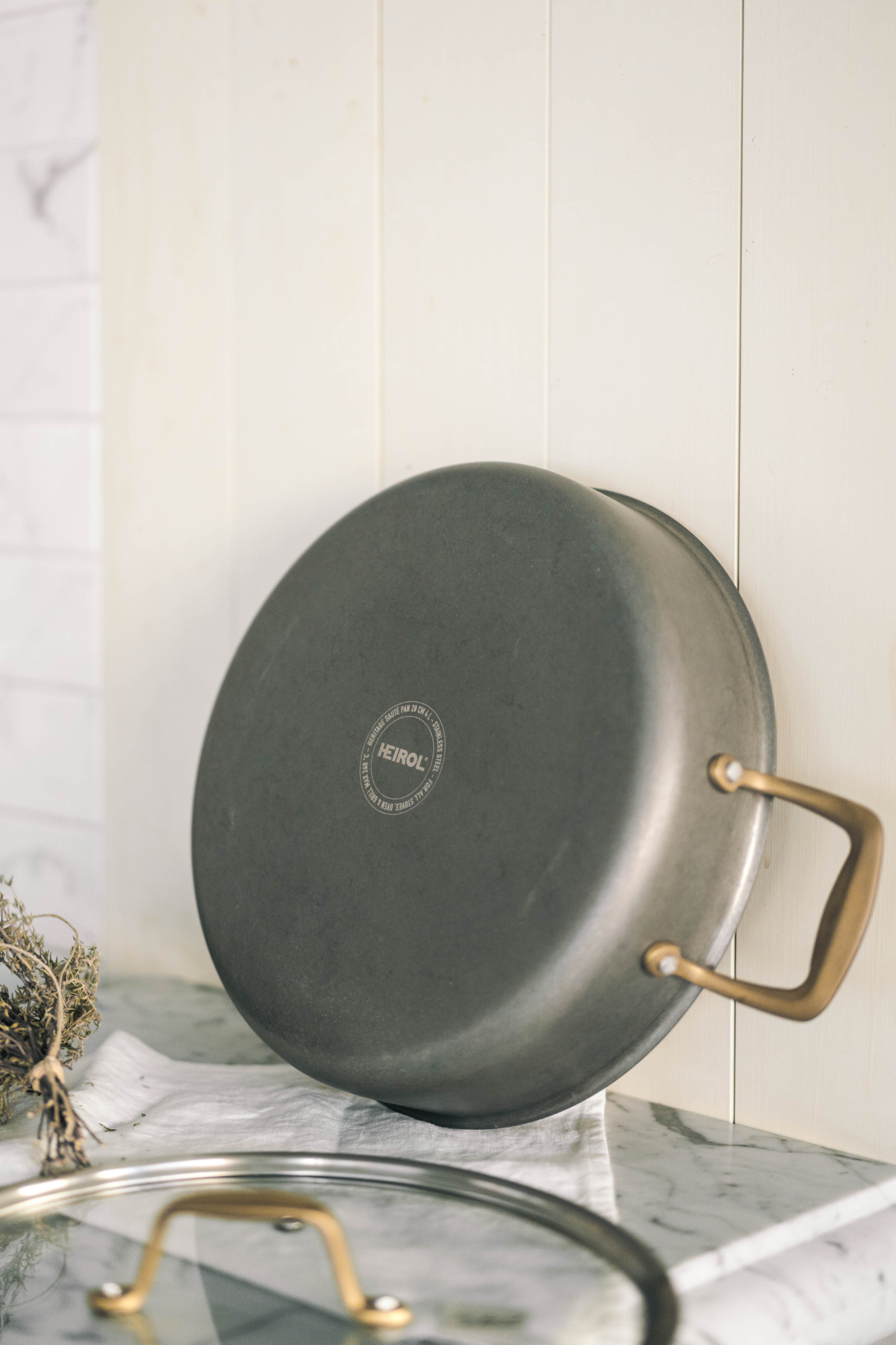 SAUTÉ PAN 28 cm 4 L Heritage Pro